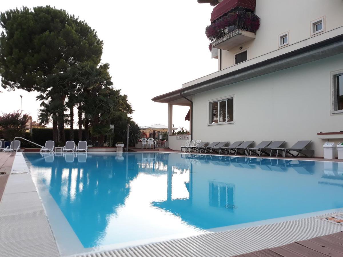 Hotel Da Roberto Лацизе Екстер'єр фото