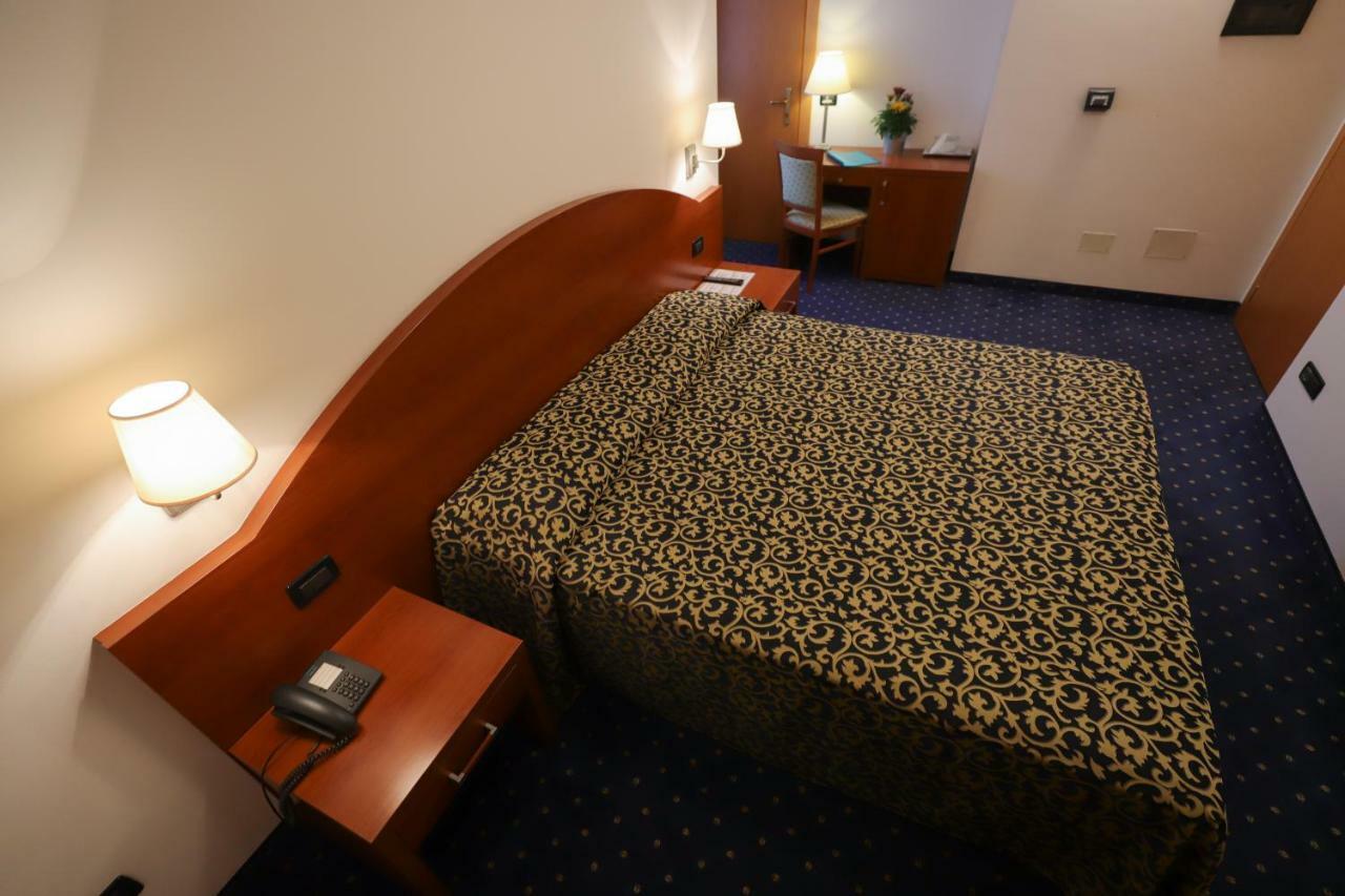Hotel Da Roberto Лацизе Екстер'єр фото