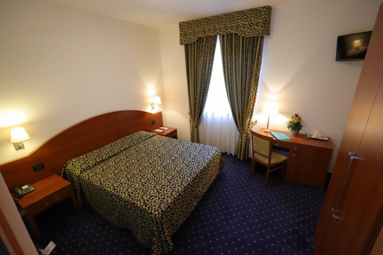 Hotel Da Roberto Лацизе Екстер'єр фото