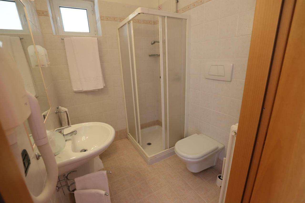 Hotel Da Roberto Лацизе Екстер'єр фото
