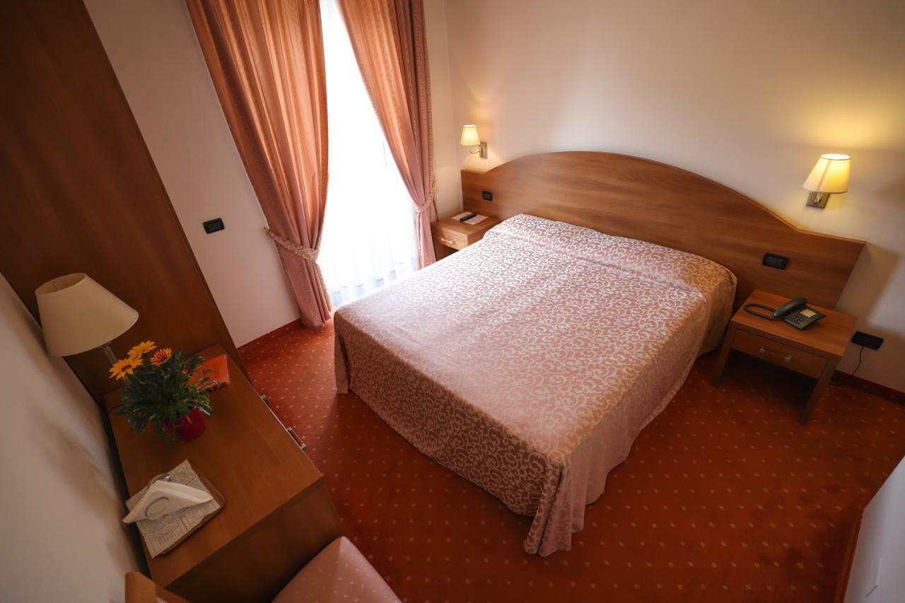 Hotel Da Roberto Лацизе Екстер'єр фото