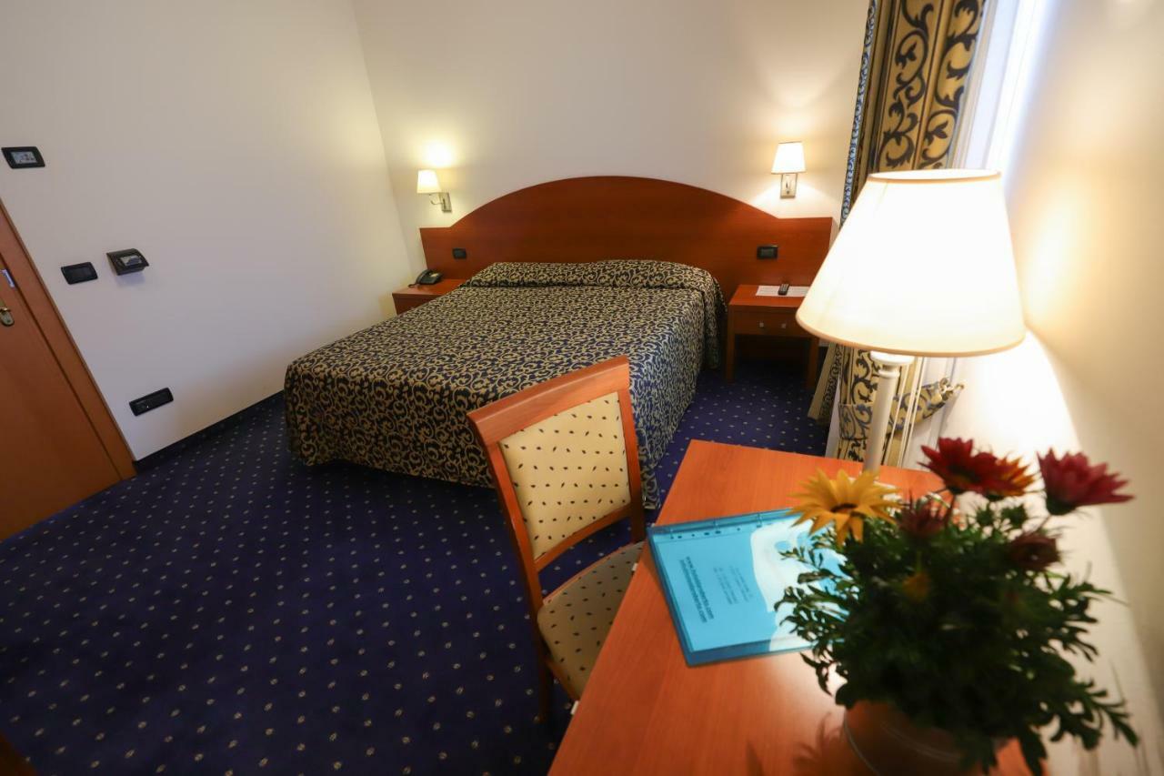 Hotel Da Roberto Лацизе Екстер'єр фото