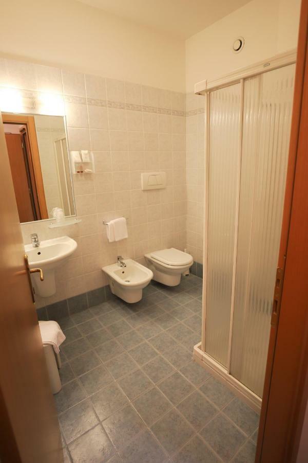 Hotel Da Roberto Лацизе Екстер'єр фото