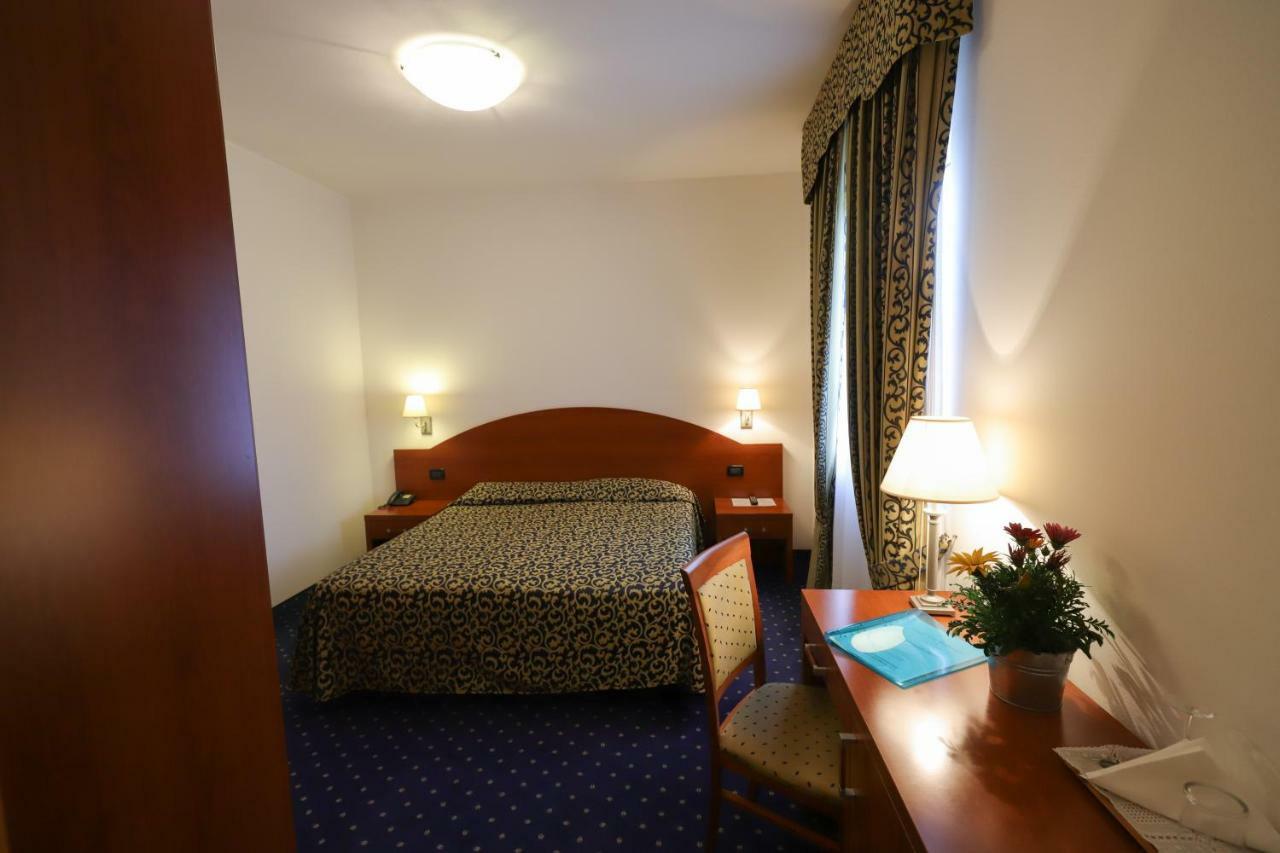 Hotel Da Roberto Лацизе Екстер'єр фото