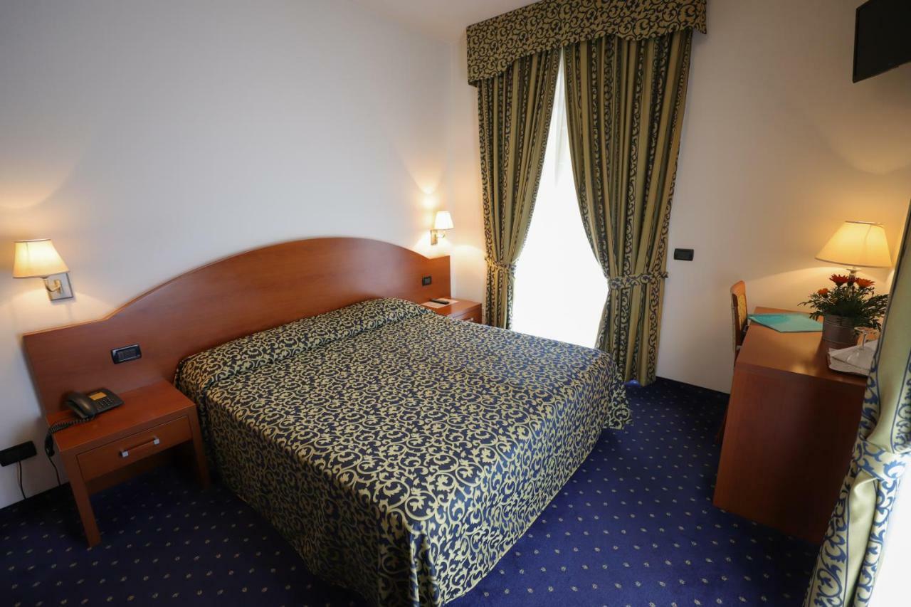 Hotel Da Roberto Лацизе Екстер'єр фото