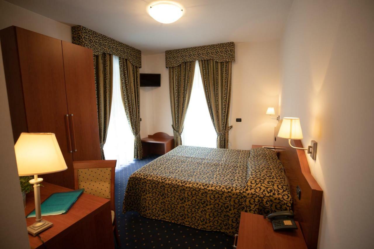 Hotel Da Roberto Лацизе Екстер'єр фото